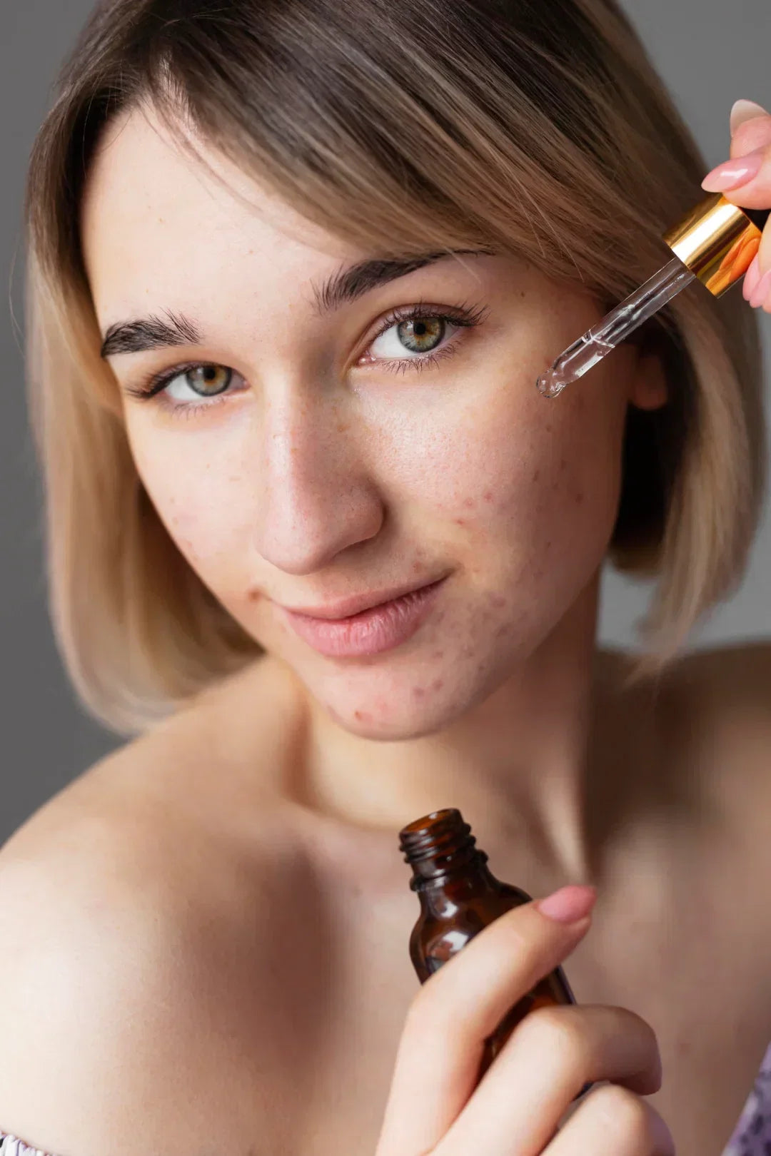 "Zinc gluconate serum for oily, acne-prone skin"